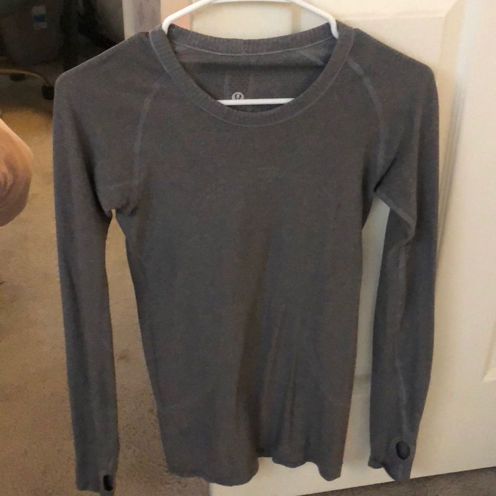 Gray long sleeve lululemon swiftly tech